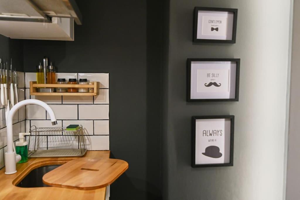#Tyrtaiou Modern Design Studio Mytilíni 外观 照片